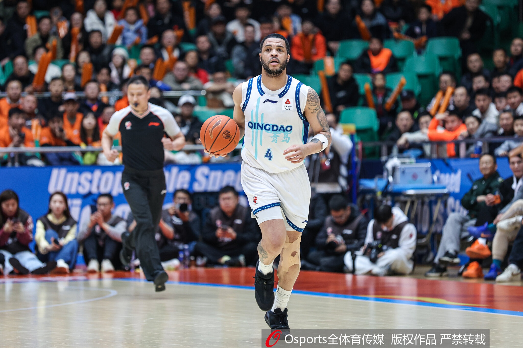 开云体育官网-媒体人：支持刘维伟批评韦瑟斯庞 作为运动员 首先应该控制情绪